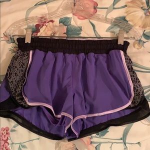Lululemon running shorts size 4